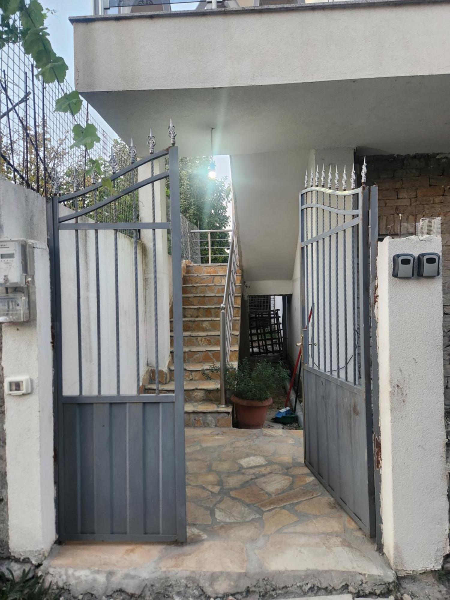 B&B Kroni 1 Shkodër エクステリア 写真
